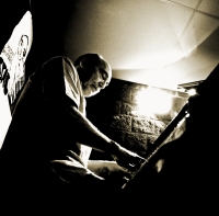 Martin Kratochvíl ve svém nahrávacím studiu