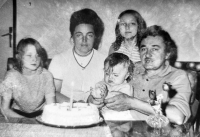 František Jiříček s vlastní rodinou začátkem 70. let