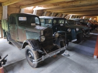 Muzeum historických vozidel Pořežany, v popředí vůz Praga-Alfa, se kterým František Jiříček provozoval v 50. letech pojízdný biograf