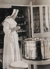 Sestra Lenka v ordinaci 