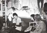 Ve skautské klubovně, 1970