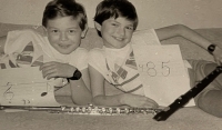 Synové, dvojčata Petr a Pavel, rok 1985