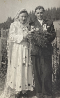 Rodiče Jindřich a Marie Soukupovi, 1942