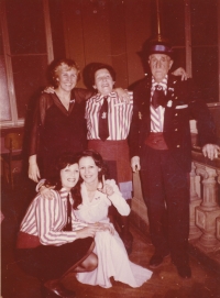 Spolek Vltavani, otec Karel Vostrovský vpravo