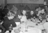  Zleva P. Dlask, M.Rudolf, E. Bondy, Karel Novotný, Přelouč, restaurace Záložna, rok 1990