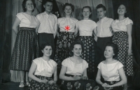 Eva Rajmonová (třetí zleva nahoře), 1956