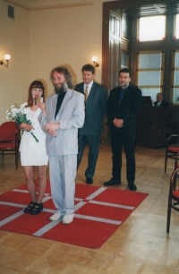 Vlastní svatba: Naďa Sieglová Novotná, Karel Novotný a svědci Ivan Exner, Tomáš Mazal, 2001