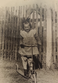 Alena Marková, Svatava, rok 1955