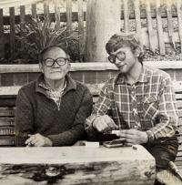 S přítelem včelařem, kolem roku 2000