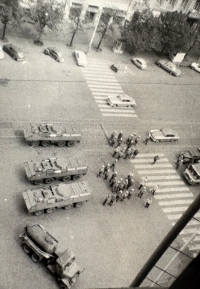 Pohled ze střechy Lucerny, výročí okupace 21. srpna 1969