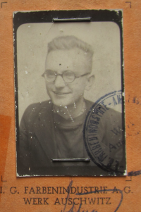 Jiljí Prokeš, foto legitimace IGF Auschwitz, 1943