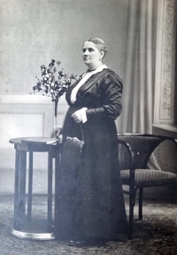 Marie Bártová, rozená Pipková, 20. léta, Praha
