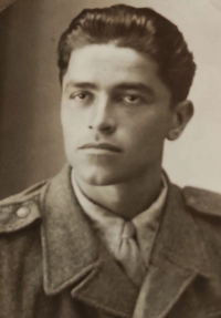 Manžel Ladislav Vařeka, 40. léta