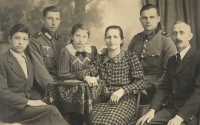 Rodina matky Františky Petersikové, 1941