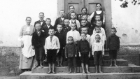 Sitorčinec v Horní Čermné pod vedením manželů Kostomlatských kolem roku 1918. Zdroj: archiv Jednoty bratrské