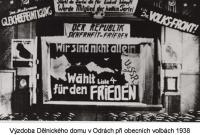 Výzdoba Dělnického domu v Odrách při obecních volbách 1938