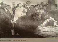 Pohřeb Jana Opletala v Nákle u Olomouce