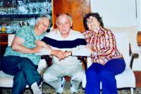 Julie Hrušková s přáteli Honzou Horkým a Jiřkou Slámkou (1991)