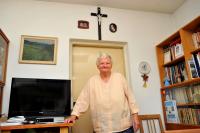 Julie Hrušková ve svém bytě