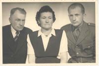 František Wiendl with parents, 1947