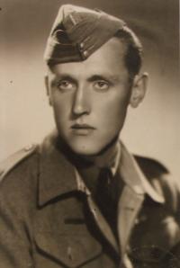 Miloslav Petráček v roce 1945