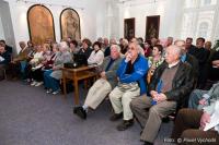 Při prezentaci sborník