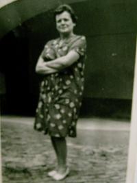 Květa Kvasničková, Mrs. Lášková´s sister