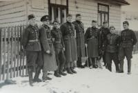O.D. první zleva v Perechrestně - 1938 během mobilizace