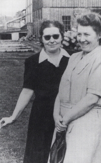 Father's co-worker Eliška Hrušková and mother (in light