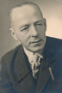 Otec Miloně Kučery, Vilém (1935)