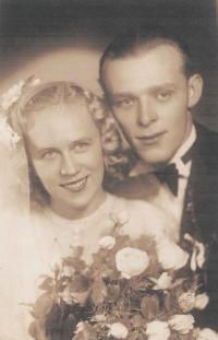 Svatební fotografie (24.10.1942)
