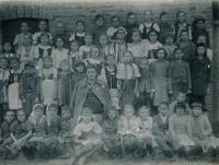 Škola v Českém Malíně, asi 1943