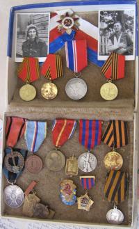 vyznamenání a pamětní medaile