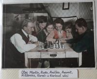 Její děd a otec - dvacátá léta