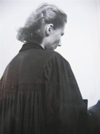 Z. Schubertová jako farářka ve Zlaté Olešnici v roce 1974