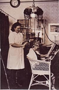 Paní Výšková v zaměstnání