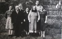 Rodinné foto-ve předu otec Jan a matka Apoléna