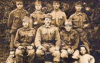 Otec Karel Růžička za 1. sv. války - stojící třetí zleva