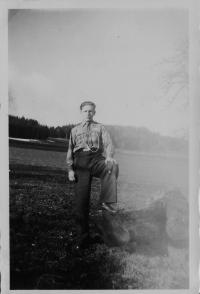 Miroslav Pospíšil jako vedoucí Junáka ve Štědrákově Lhotě-1945