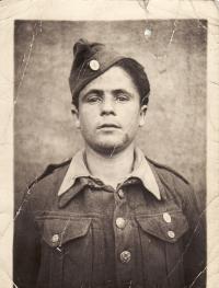 Ioanis Nitsios v partyzánské uniformě-Taškent  1949