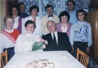 Rodina (uprostřed dole- manželka Anna a Josef Hroch)-25.9. 1996