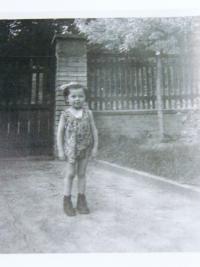 After return from the hospital in Krč 1945