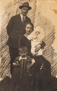Parents with newborn brother Josef and two years old Olga