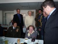 Marie Lastovecká a Vlasta Vyhnánková (vpravo). Setkání posledních žijících hrdinů od Sokolova - 1.ČS. samostatný polní prapor, Vítkov, březen 2010