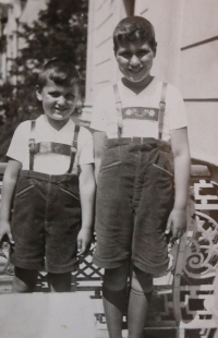 František Lederer, vlevo, s bratrem Jindřichem 