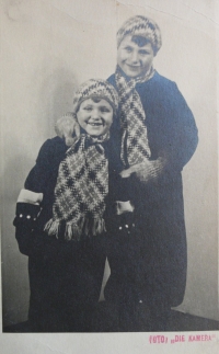 František Lederer, vlevo, s bratrem Jindřichem 