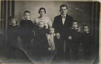 Karel Volena´s family; from the left : sister Helena, brothers Rudolf and Slávek, sister Jarmila, brother Ladislav, Karel Volena, the middle of the picture : his parents Matěj and Matilda; in Sallaumines 1947 