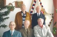 Zleva sedící: František Wawrečka, Jan Koukol, Josef Hercz, stojící zleva: Stanislav Hnělička, Josef Polívka, 2007