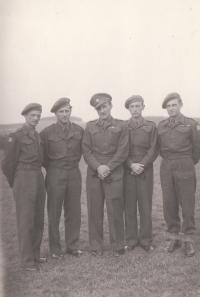 Zleva: Pokorný, Beran, Karel Vrdlovec, Suchánek, Jan Koukol; Myslív 1945