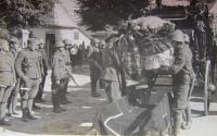 The funeral of the father of Josef Šafrána in Kylešovicích in 1936
